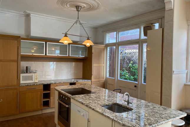 17, Merton Avenue, London photo 2