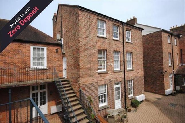 Flat to rent in The Octagon, Taunton