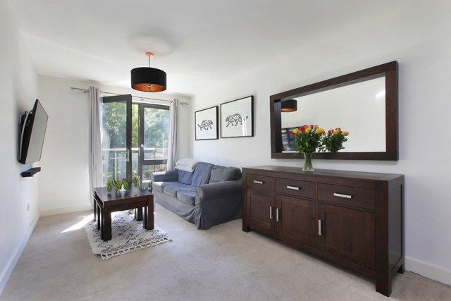 Flat for sale in Gwynne Road, Battersea, Greater London