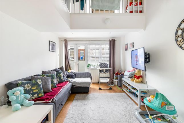 Flat for sale in Park Road, London