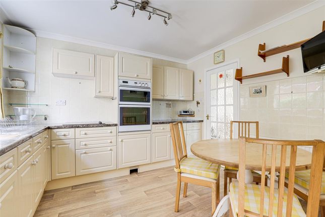 21 Plains Farm Close, Nottingham photo 4