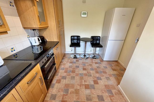 242, Lower Fairmead Road, Yeovil photo 3