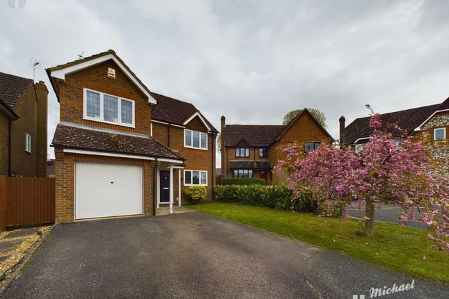 Thumbnail Detached house for sale in Bishops Field, Aston Clinton
