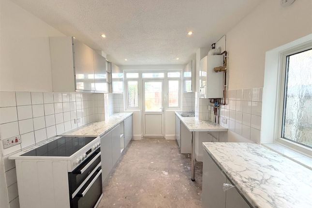 22, Mead Road, Edgware photo 4