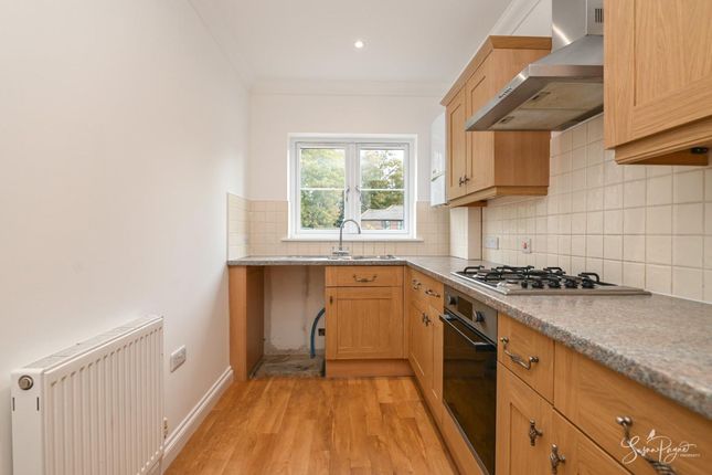 7, Kentstone Court, Binstead photo 4