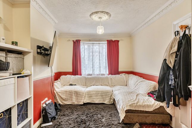 Turner Avenue, Mitcham photo 2