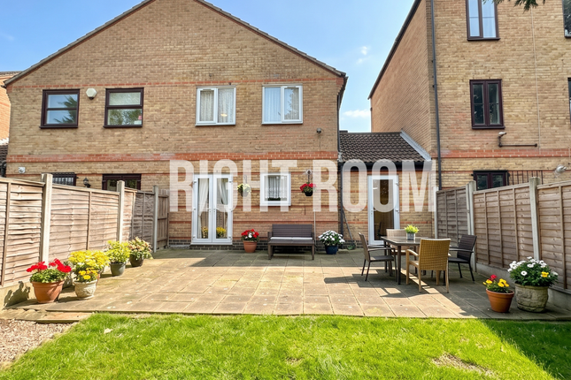 90 Nightingale Way, London photo 3