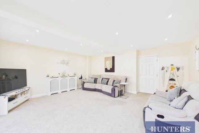 27, Willowdale Close, Bridlington photo 3