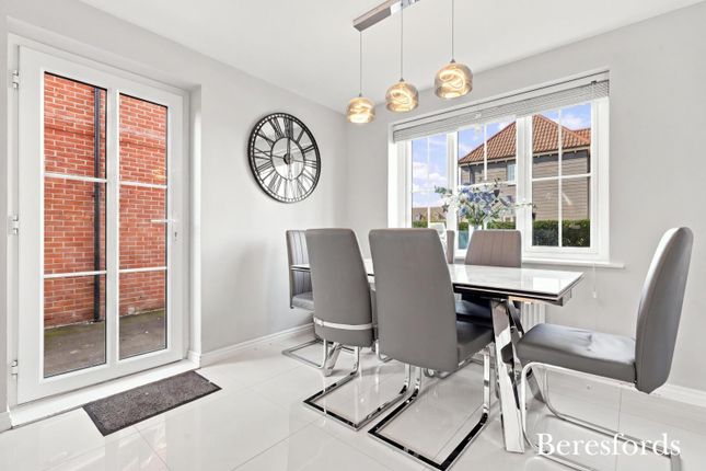 13, Hibbert Drive, Essex photo 4