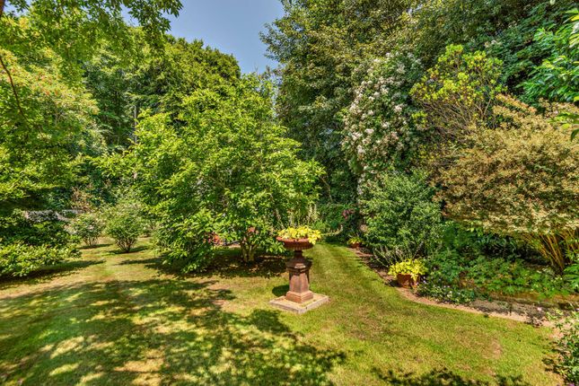 2, Latimer Way, Beaconsfield photo 3
