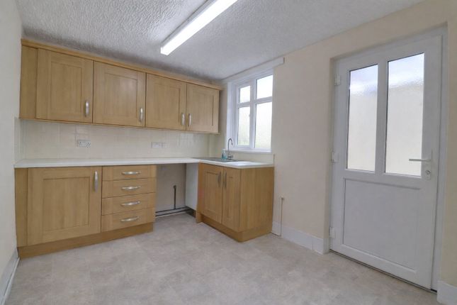 3 Lynn Terrace Stonemans Lane, Torrington Devon, Devon photo 4