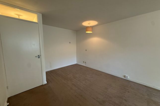 Flat 5, Romsey photo 4