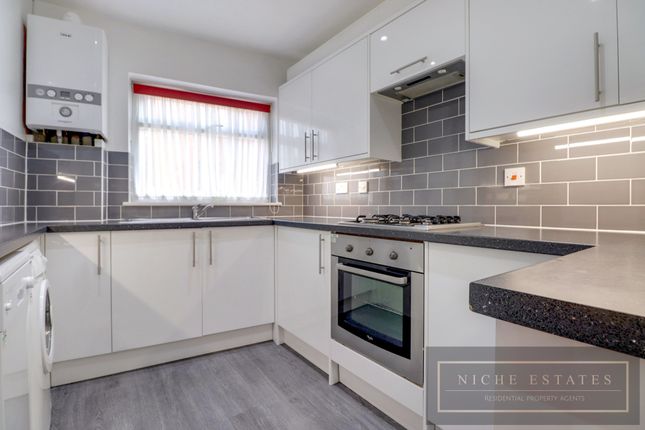 Flat to rent in Nether Street, London