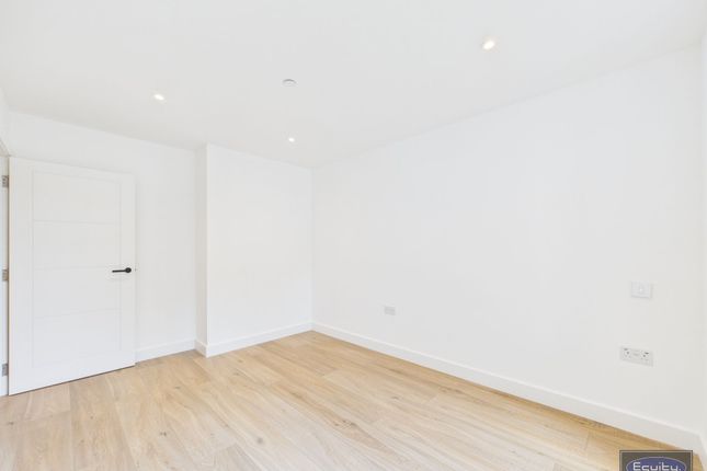 Flat 35, Heather Court, Sidcup photo 4