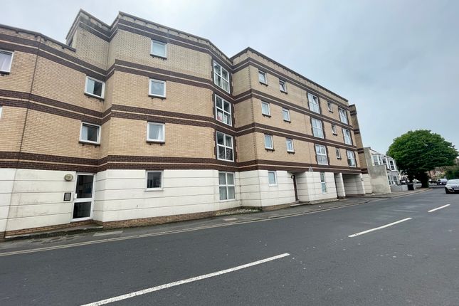 Thumbnail Flat for sale in 122 Langney Road, Eastbourne