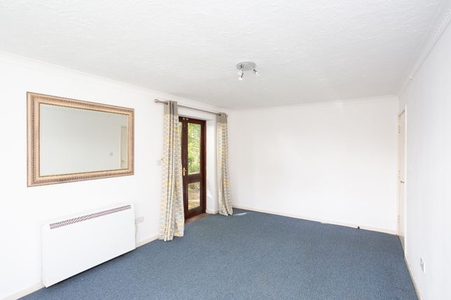 Flat for sale in Lawrence Court, Seacroft Gardens, Watford, Hertfordshire