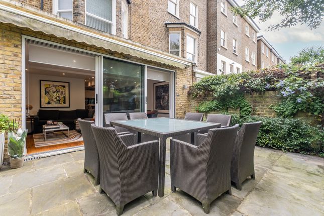 Flat for sale in Randolph Avenue, London