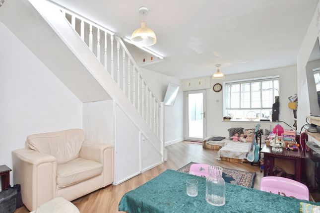40, South Street, Bridgend photo 4