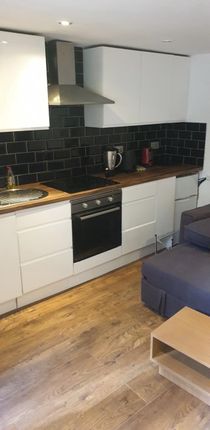 Thumbnail Property to rent in Bayswater Mount, Leeds