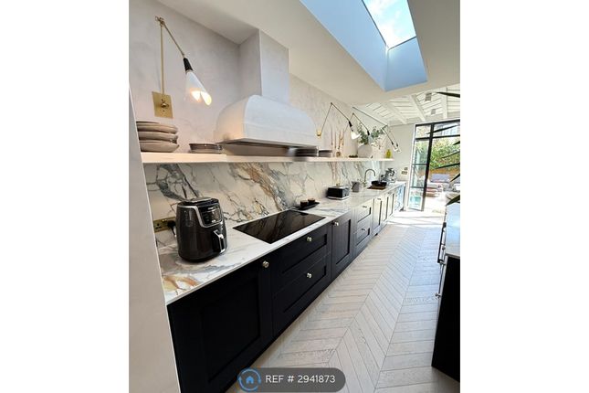 Foxbury Road, Bromley photo 3