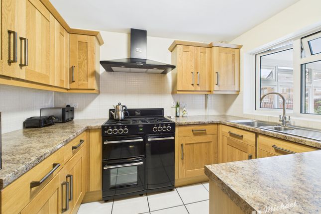 18 Granes End, Milton Keynes photo 2