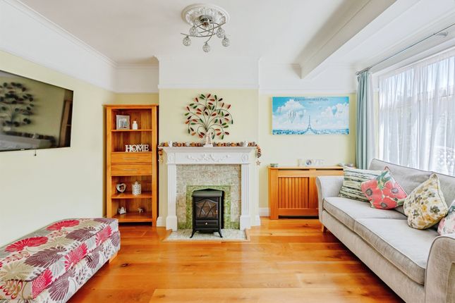 36, Orchard Way, Reigate photo 4