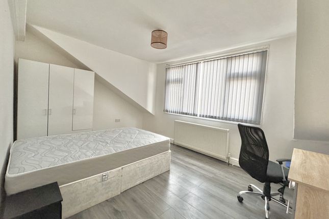 2, Barkly Terrace, Leeds photo 4