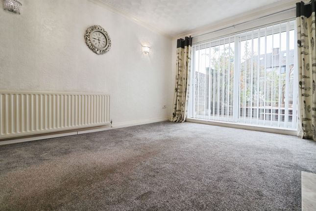 Instow Place, CARDIFF photo 4