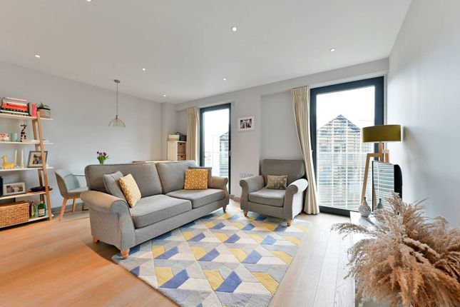 Flat for sale in Drapers Yard, Wandsworth, London