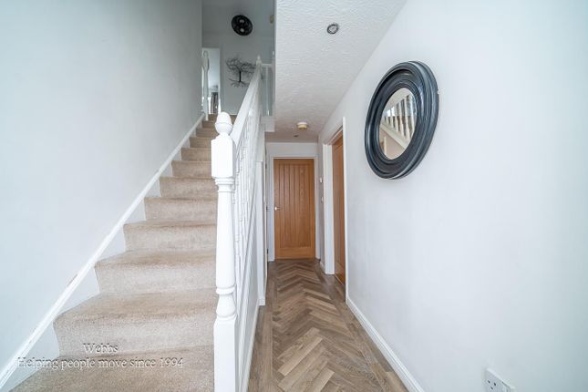 21, Southfield Close, Walsall photo 5