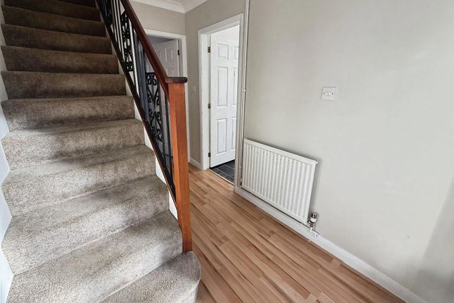 2, Muirfield, Grimsby photo 2
