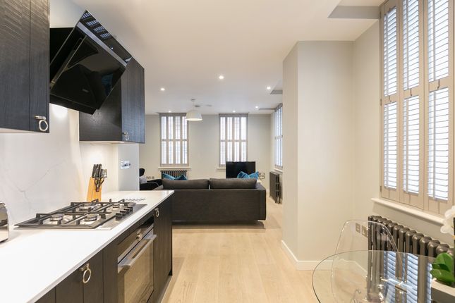 Flat 1, 44, Wellington Street, London photo 4
