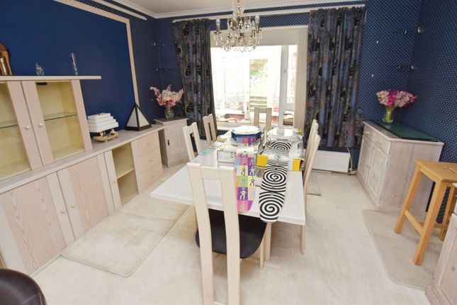 7, Doriam Close, Exeter photo 3