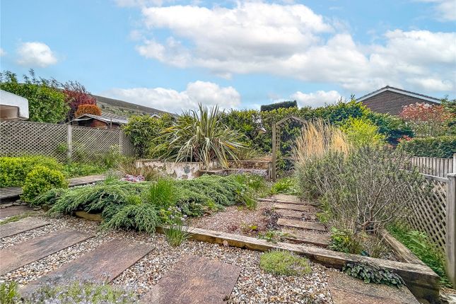 9, Alphin Close, Mossley photo 2