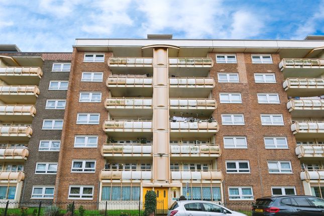 Flat for sale in The Lane, Leeds