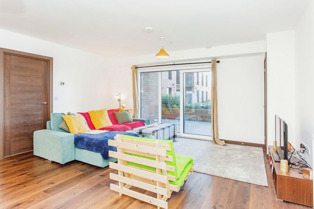 Flat for sale in Victoria Avenue, Southend-On-Sea