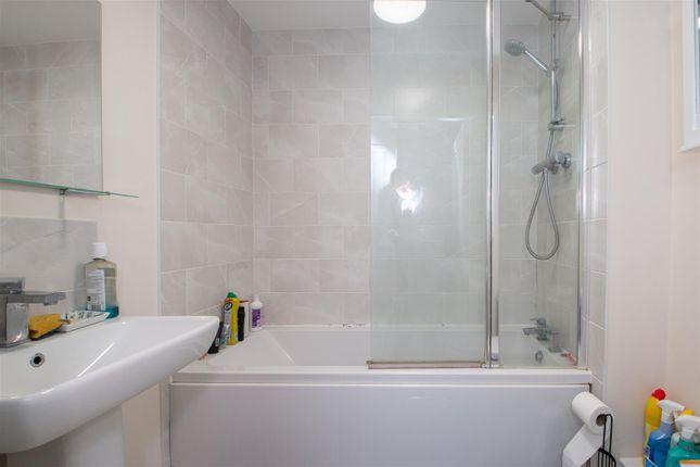 6, Lithgows Avenue, Brooklands photo 5