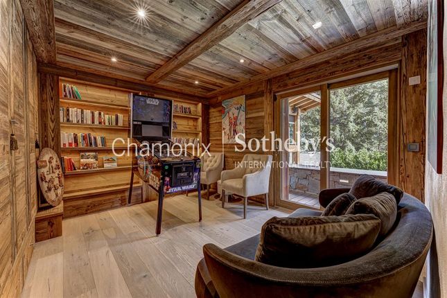 Detached house for sale in 74400 Chamonix, France