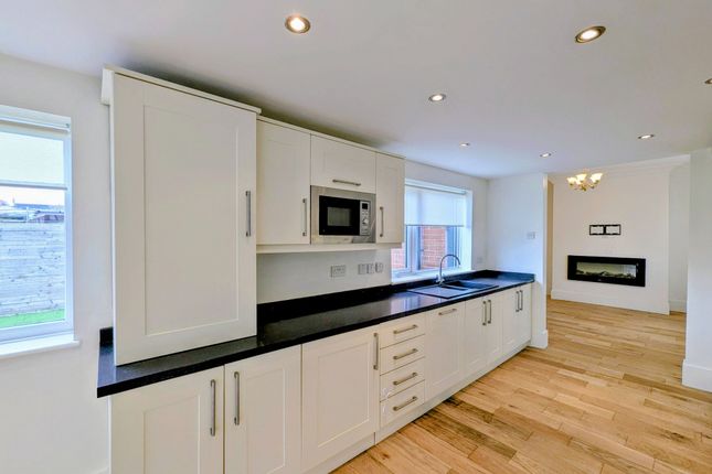 13 St. Peters Avenue, South Shields photo 4