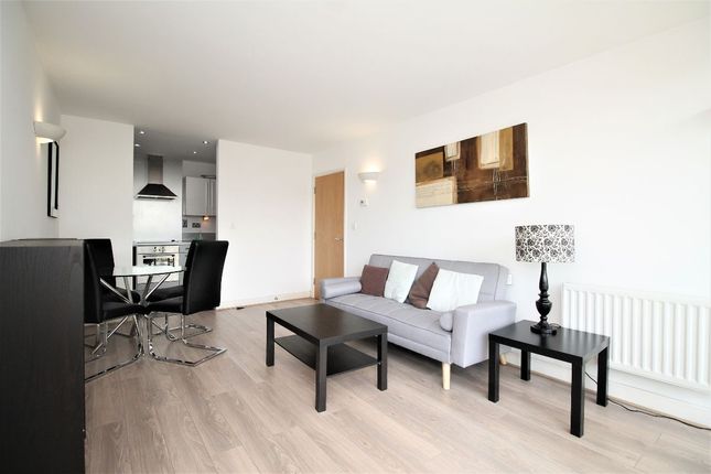 1 bed flat to rent in Elektron Tower, Blackwall Way, London E14