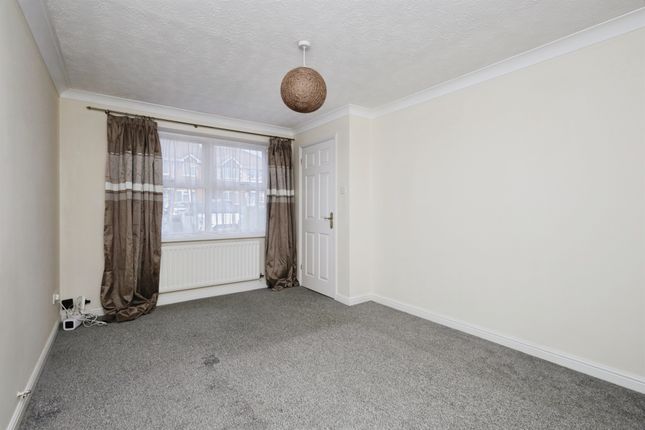24, Melrose Close, Hailsham photo 2