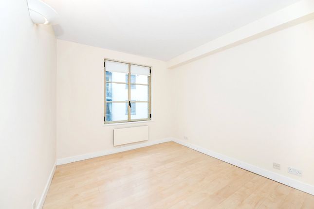 Flat 119,, The Circle, London photo 4