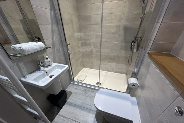 30, Apartment 2, Princes Road, Sale photo 5