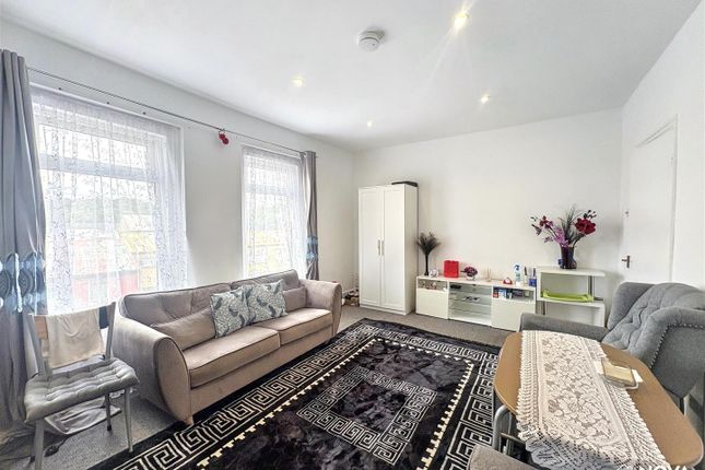 228, Hitchin Road, Luton photo 4