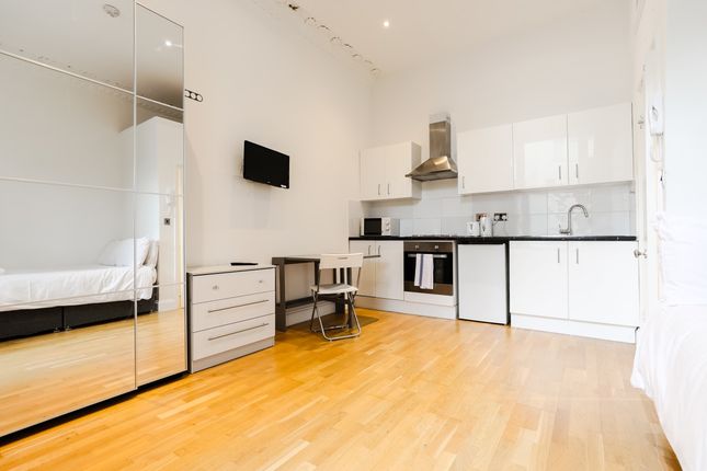 Thumbnail Studio to rent in Queensborough Terrace, London