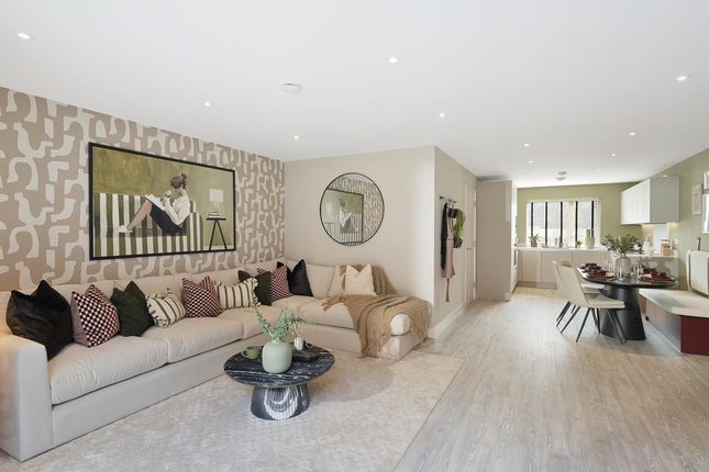 1 Bream Way, Wokingham photo 2