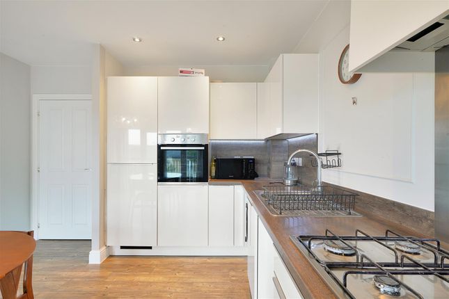 61 Maven Court, Sudbury Hill, Harrow photo 4