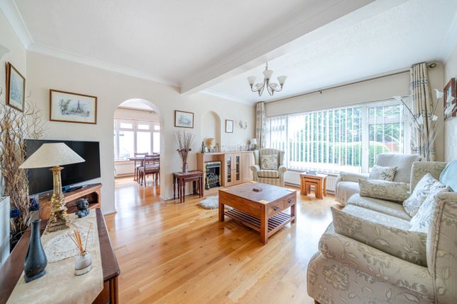 8, Chesham Lane, Gerrards Cross photo 2