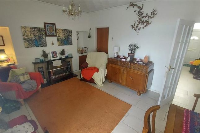 15, Bargoed photo 3