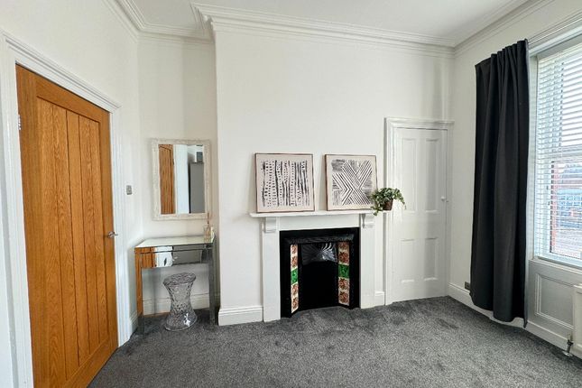 Flat to rent in Percy Park Road, Tynemouth, North Shields